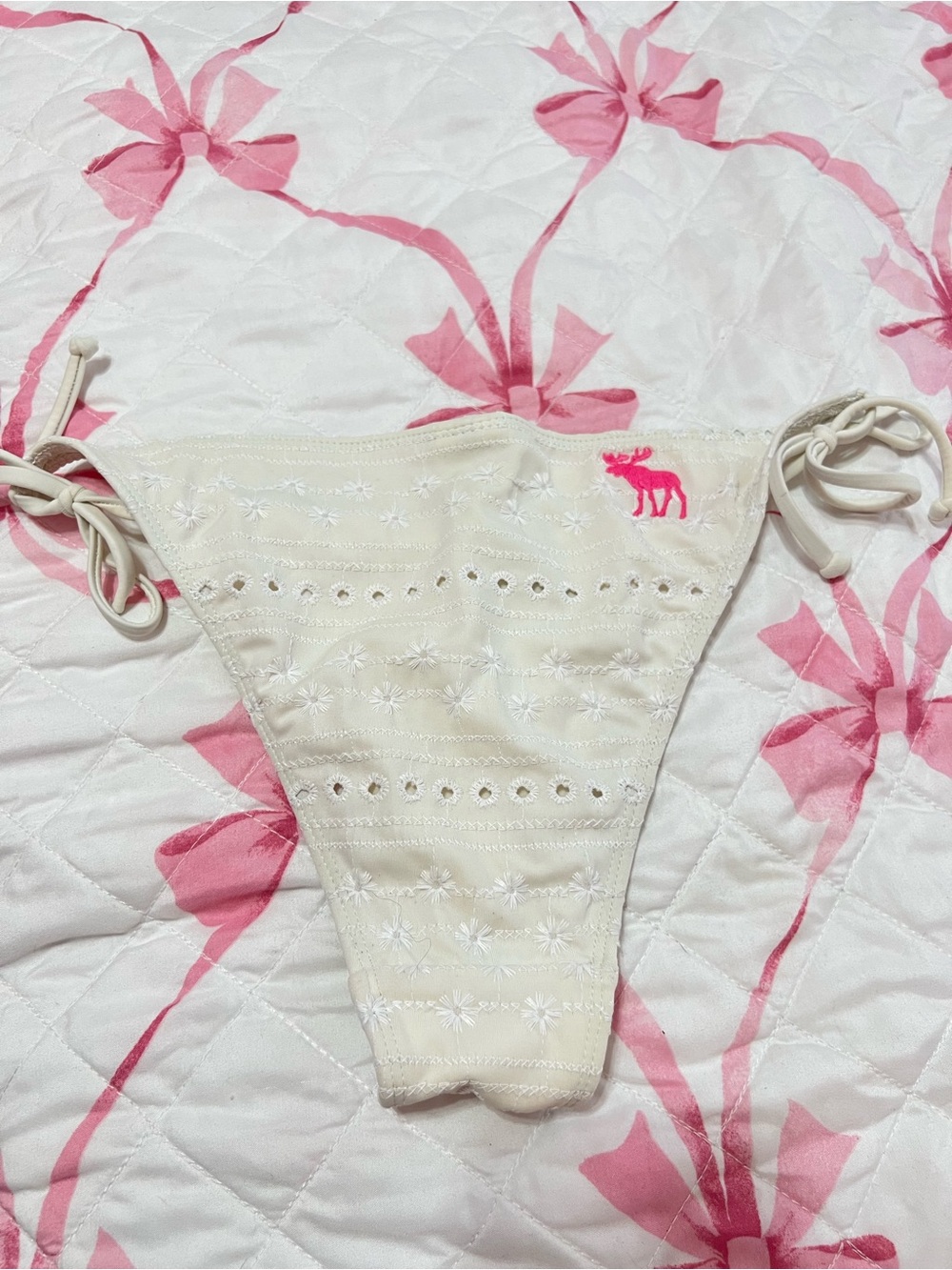 Abercrombie & Fitch Women’s Cream Eyelet Tie-Side Bikini Bottom Size M